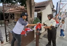 Semarakkan HUT RI-81, Polres Boyolali Bagikan 310 Bendera Merah Putih