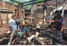 Dugaan Korsleting Listrik, Rumah Warga Sambungmacan Sragen Ludes Terbakar