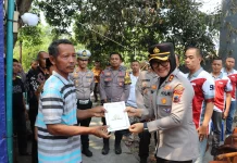 Polres Sragen dan Alumni Caba 95/96 Bantu Korban Kebakaran Sidoharjo