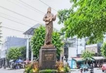 Respati Siapkan Kejutan Pembuatan Patung Didi Kempot di Solo