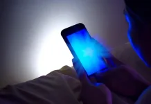 Mengapa Harus Hindari Cahaya Biru sebelum Tidur?