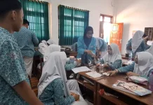 Mahasiswa PLP UMS Jadikan Umbi Kentang sebagai Bahan Pembelajaran