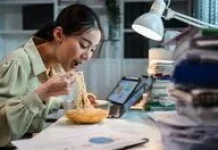 Mengapa Kita Sering Makan Bukan karena Lapar?