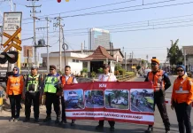 KAI dan Satlantas Surakarta Tindak Pelanggaran di Perlintasan Gilingan