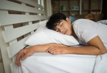 Tidur Sebaiknya Menggunakan Lampu atau Tidak? Ini Penjelasannya