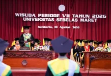 Rektor UNS Ingatkan Wisuda Bukan Akhir, tapi Awal Babak Baru