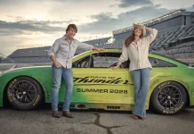 Tom Cruise dan Anne Hathaway Bersiap Membawa Kembali Days of Thunder