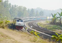 KAI Daop 6 Imbau Warga Tak Bakar Lahan Dekat Jalur Kereta Api