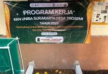 Tim KKN UNIBA Bersama BUMDes Desa Trosemi Kembangkan Budidaya Maggot
