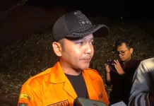Kebakaran TPA Putri Cempo, Warga Terdampak Asap Dievakuasi