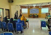 Fakultas Psikologi UMS dan PCM Bayat Bekali Guru Kelola Keuangan jelang Purna