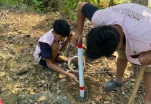 Mahasiswa UNS Latih Warga Buat Lentera Jalan Desa