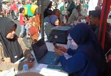Antusias Warga Tinggi, Layanan Mba Desi Manis Layani Ratusan Orang