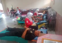 Dukung Stok Darah PMI, Danramil 19 Trucuk dan Babinsa Ikuti Donor Darah