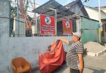 Tower Utara Bibis Baru Mulai Diturunkan, Warga Tunggu Tower Selatan