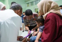 Kapolda Jateng Beri Dukungan Moril dan Bansos Pasien CTEV Karanganyar