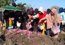 Jenazah Aldo Korban KM Virgo Transport 8 Dimakamkan di Astono Purwoloyo