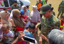 Panglima TNI Sapa Warga dan Anak-Anak saat Kunjungan ke Karanganyar