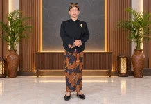 Jarik, Blangkon, dan Bahasa Diam Orang Jawa