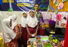 Inovasi Coding, Siswi SDN Gurawan Ciptakan Lampu Lalu Lintas Cerdas