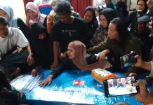 Tiba di Rumah Duka, Jenazah Guntur Korban KM Virgo Dimakamkan di Untoroloyo