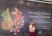 Peringati HBN Mercure Solo Gelar Workshop Upcycling Batik dan Yoga Berkain