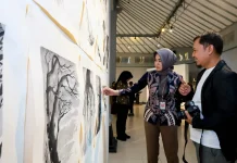 Astrid Widayani Buka Pameran Seni Rupa Alumni ISI Surakarta