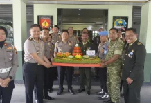 Sinergitas tanpa Batas, Polresta Surakarta Kunjungi Kodim 0735 Bawa Nasi Tumpeng