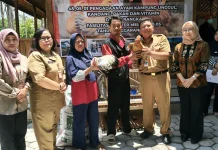Perkuat Ekonomi Keluarga, 120 KK Pra Sejahtera di Sragen Terima Bantuan Ayam
