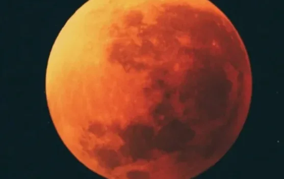 Cek Waktu Puncak Gerhana Bulan Merah 3 Maret 2026