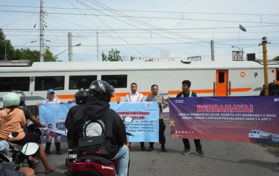 KAI Daop 6 Yogyakarta Intensifkan Sosialisasi Keselamatan Perlintasan