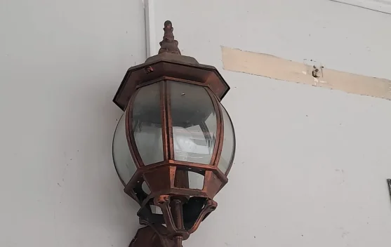 Mempercantik Teras Rumah dengan Aksesoris Lampu Dokar Klasik