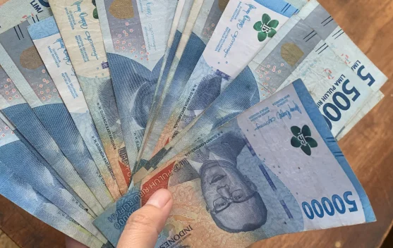 Tradisi THR Simbol Kebahagiaan dan Kebersamaan