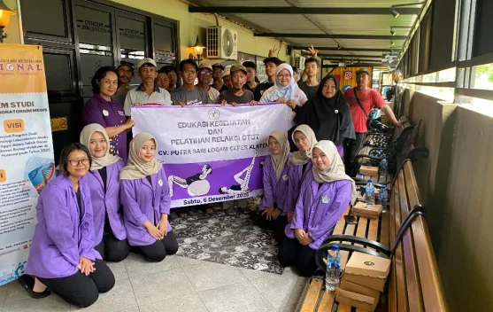 Edukasi Kesehatan dan Pelatihan Relaksasi Otot STIKES Nasional di Ceper Klaten