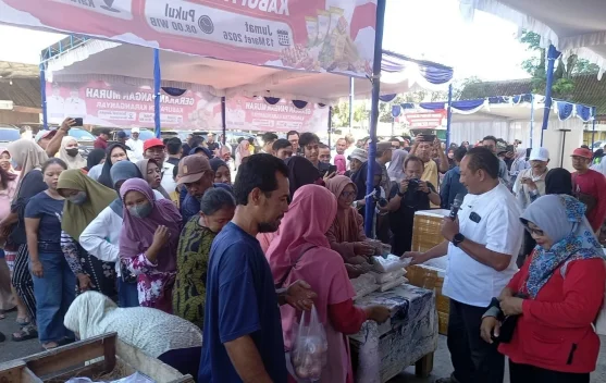 GPM Ke-4 di Karanganyar, Warga Rela Antri Serbu Beras SPHP