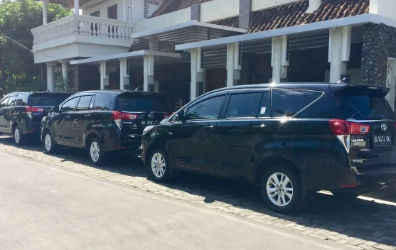 Pengusaha Rental Mobil di Solo Kewalahan Layani Permintaan Menjelang Idul Fitri