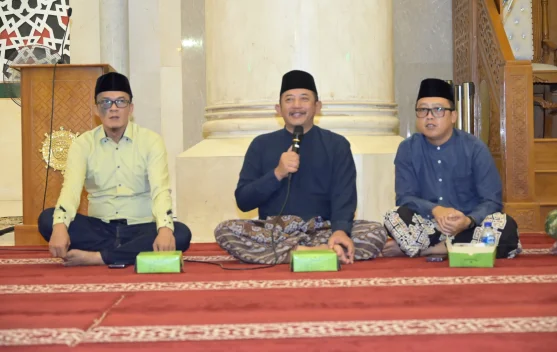 Malam Takbiran di Masjid Madaniyah Karanganyar Berlangsung Khidmat