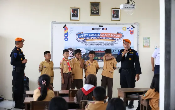 KAI Gelar Edukasi Keselamatan “Safety Rangers Goes to School” di SDN Kabangan Solo