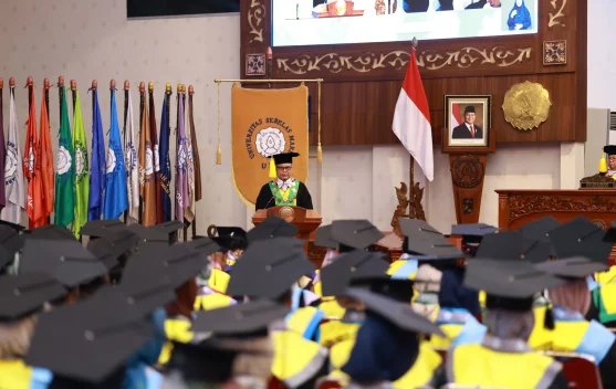 Rektor UNS Dorong Wisudawan Jadi Penggerak Solusi melalui Empati dan Kolaborasi