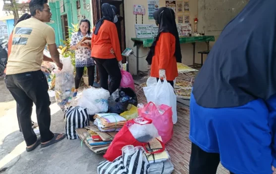Sampah Rumah Tangga di Pucangsawit, Disulap Jadi Pundi Rupiah