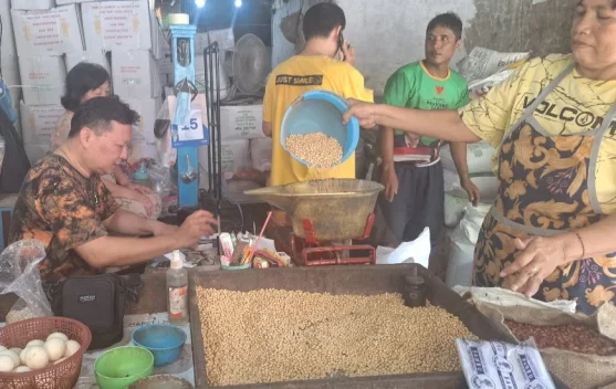 Harga Kedelai - Kacang Hijau Impor Terus Naik,Pedagang Tahu-Tempe Kelimpungan