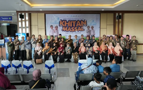 Antusias Masyarakat Tinggi, Khitan Massal di RS UNS Diikuti oleh 100 Anak