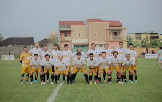 Doskar UMS FC Raih Juara Pertama Exhibition Match Wonorejo Cup IV