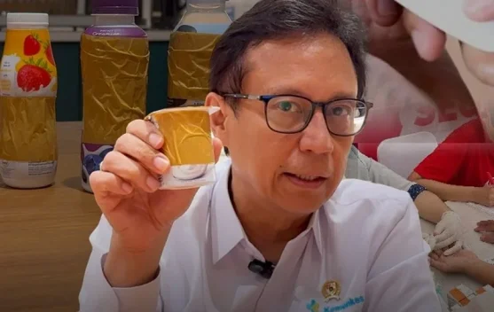 Cek Yoghurt sebelum Meminumnya