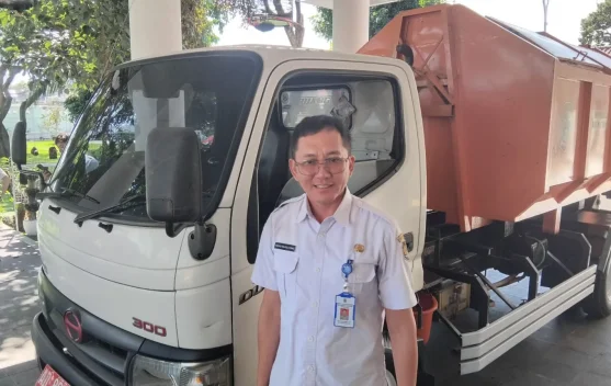 Kelola Kebersihan Pasar, Pemkab Karanganyar Terima Lima Kontainer Bank Sampah