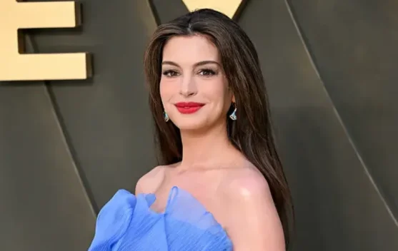 Kuku Cantik Anne Hathaway di Premiere Film "The Odyssey", Harganya Hanya 10 Dolar