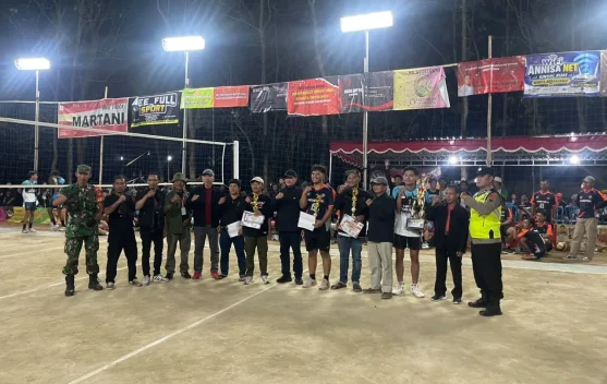 Ribuan Penonton Padati Final Pordus Bola Voli
