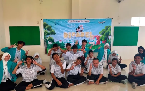 UMS Perkuat Kemandirian Siswa Difabel lewat Pelatihan Fotografi Produk Digital