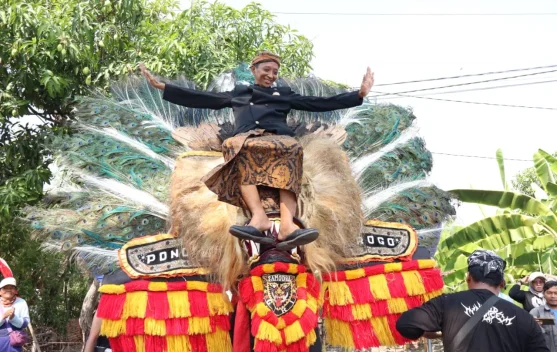 Wujud Syukur atas Kemakmuran, Warga Bedoro Gelar Tradisi Sedekah Bumi Meriah