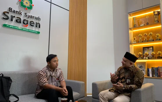 Implementasi Wakaf Uang Bank Syariah Sragen Jadi Bahan Disertasi Mahasiswa IIUM